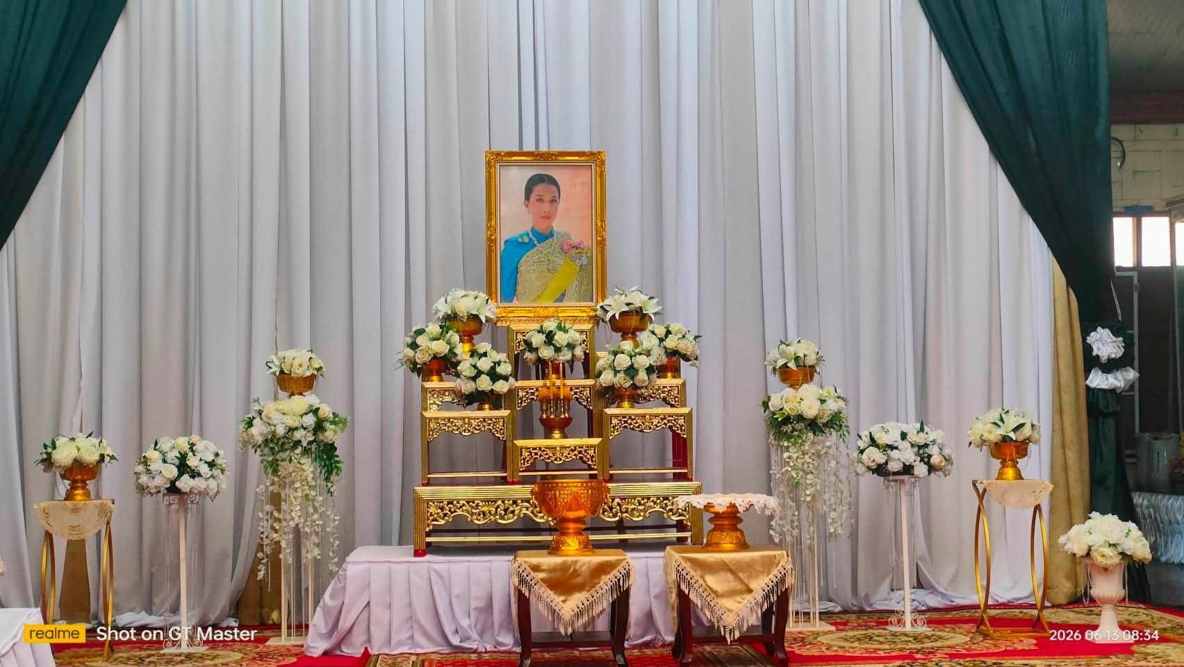 เข้าร่วมถวายสักการะพระบรมศพ และร่วมลงนามแสดงความไว้อาลัย เบื้องหน้าสมเด็จพระเจ้าลูกเธอ เจ้าฟ้าพัชรกิติยาภา นเรนทิราเทพยวดี กรมหลวงราชสาริณีสิริพัชร มหาวัชรราชธิดา